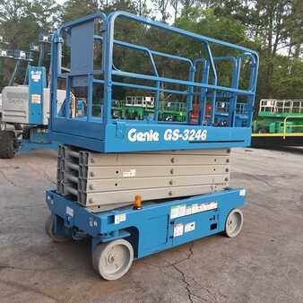 Scissor lift 2015  Genie gs-3246 (1)