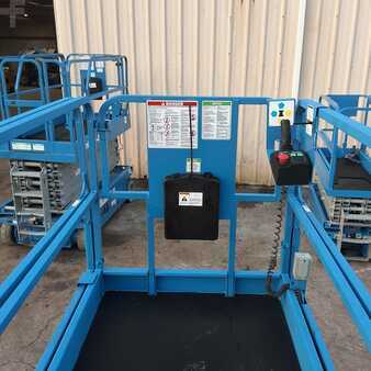 Scissor lift 2015  Genie gs-3246 (2)