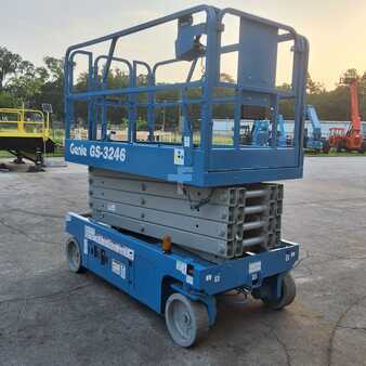 Scissor lift 2015  Genie gs-3246 (5)