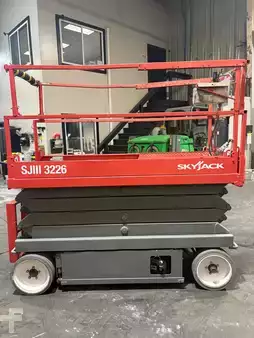 Plataforma de Tijera 2015  Skyjack sj3226 (5)