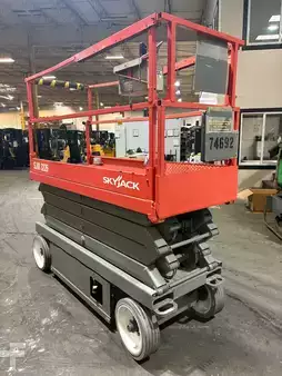 Plataforma de Tijera 2015  Skyjack sj3226 (6)