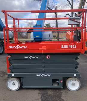 Articulating boom lift 2015 Skyjack SJ4632 (1)