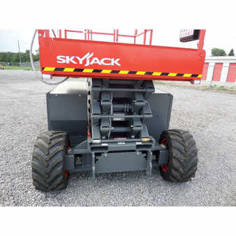 Articulating boom lift 2018 Skyjack SJ6832RT (16)