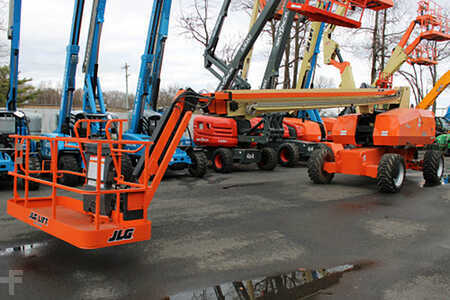 Articulating boom lift  JLG 860SJ (1)