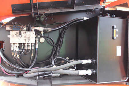 Articulating boom lift  JLG 860SJ (34)