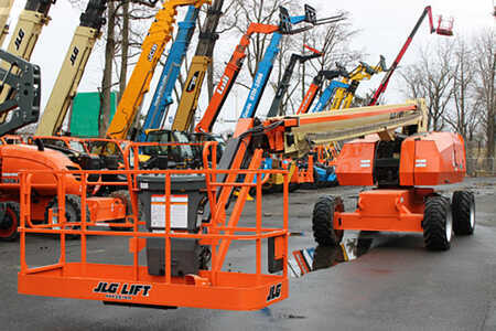 Articulating boom lift 2015 JLG 860SJ (1)