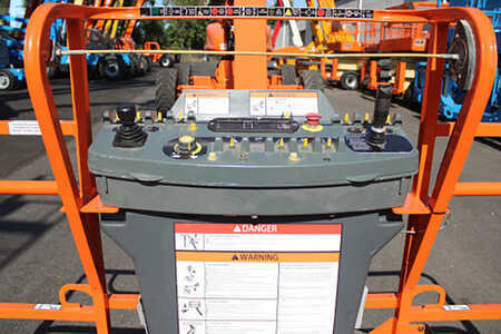 Plataforma Articulada  JLG 1350SJP (12)