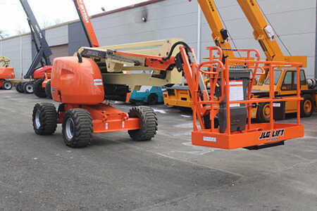 Articulating boom lift 2017 JLG 450AJ (7)