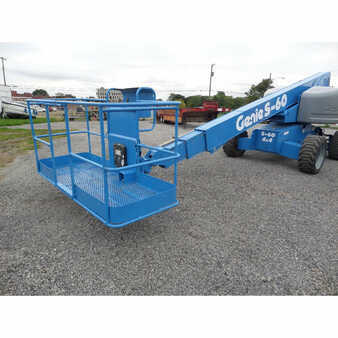 Telescopic boom lift 2007  Genie  (1)