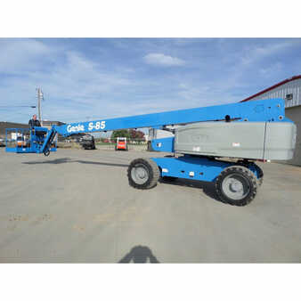 Telescopic boom lift 2013  Genie  (1)