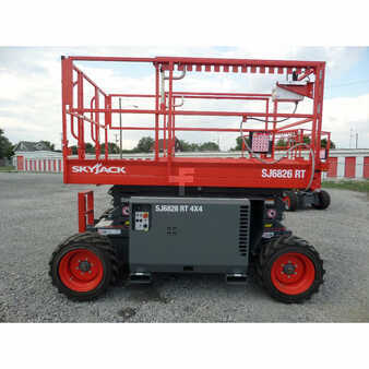 Scissor lift 2018  Skyjack sj6826rt (1)