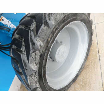 Telescopic boom lift 2011  Genie  (10)