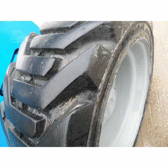 Telescopic boom lift 2011  Genie  (11)