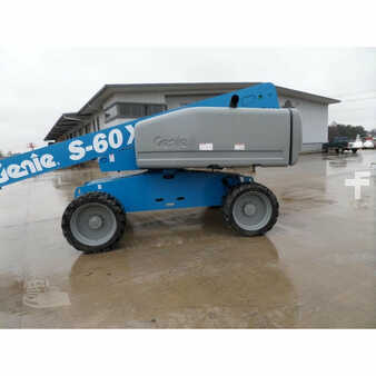 Telescopic boom lift 2011  Genie  (2)