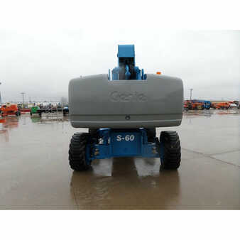 Telescopic boom lift 2011  Genie  (7)