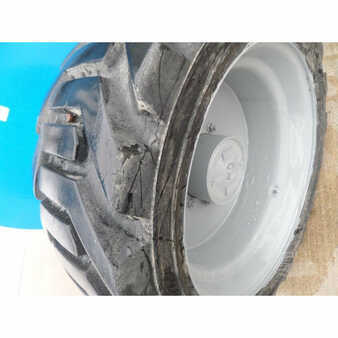 Telescopic boom lift 2011  Genie  (9)