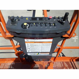 Telescopic boom lift 2010  JLG 800s (5)
