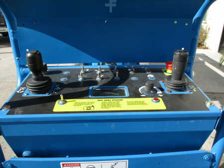 Telescopic boom lift 2008  Genie z40/23nrj (9)