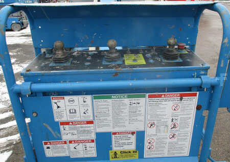 Telescopic boom lift 2005  Genie  (5)