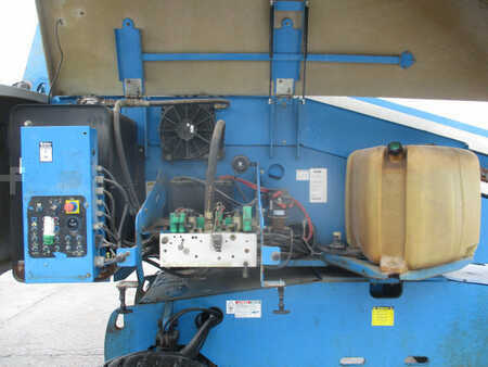 Telescopic boom lift 2005  Genie  (7)