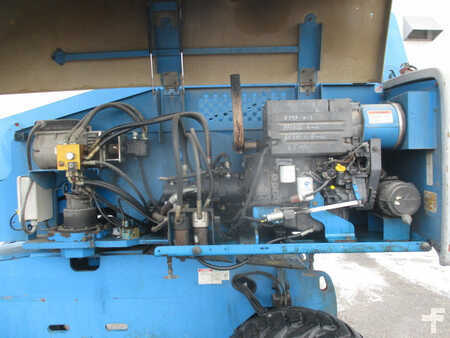 Telescopic boom lift 2005  Genie  (8)