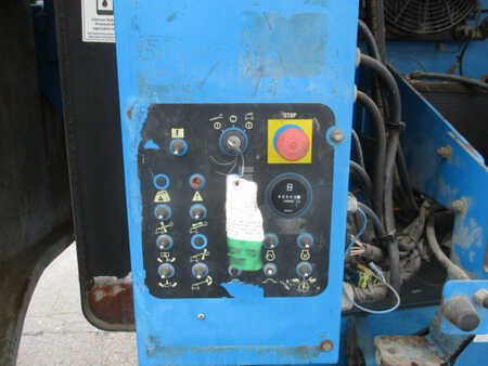 Telescopic boom lift 2005  Genie  (9)