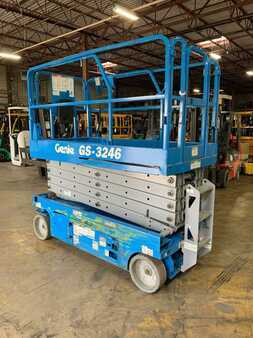 Scissor lift 2009  Genie gs-3246 (2)