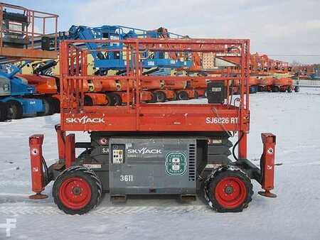 Scissor lift 2012  Skyjack sj6826rt (1)