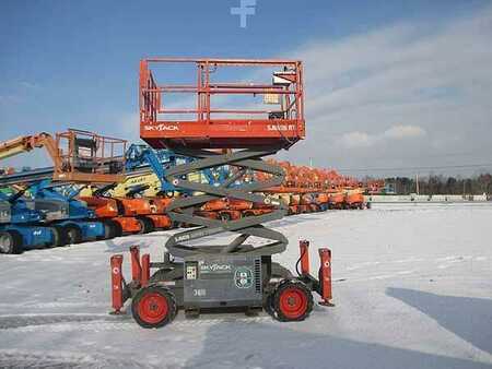Scissor lift 2012  Skyjack sj6826rt (3)