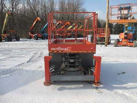Scissor lift 2012  Skyjack sj6826rt (5)