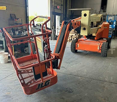 Plataforma Articulada 2015 JLG E450AJ (2)