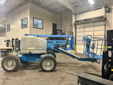 Articulating boom lift 2012 Genie Z45/25 4x4 (15)