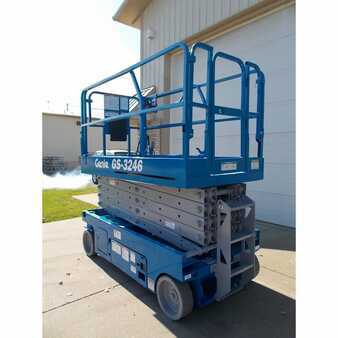 Scissor lift 2012  Genie gs-3246 (2)