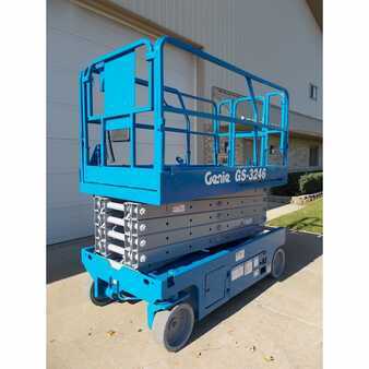 Scissor lift 2012  Genie gs-3246 (3)