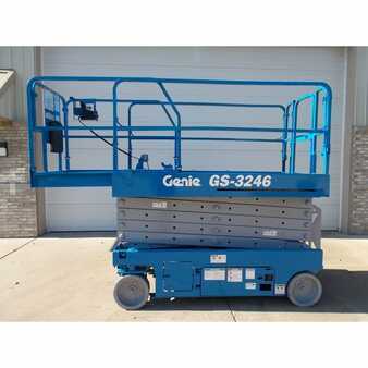 Scissor lift 2012  Genie gs-3246 (6)