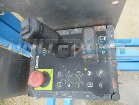 Scissor lift 2002  Genie gs5390rt (12)