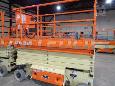 Scissor lift 2020  JLG 3246es (1)