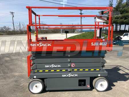 Scissor lift 2018  Skyjack sjiii4632 (4)