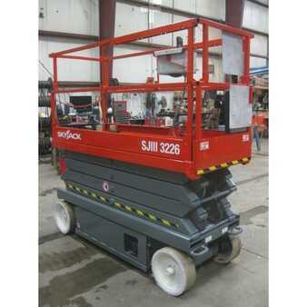 Scissor lift 2008  Skyjack sj3226 (2)
