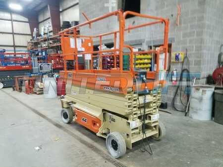 Scissor lift 2011  JLG 3246es (2)