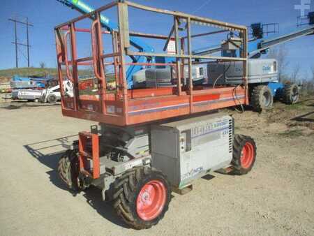 Scissor lift 2012  Skyjack sj6826rt (2)
