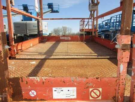Scissor lift 2012  Skyjack sj6826rt (6)