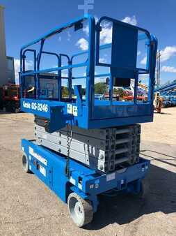 Scissor lift 2012  Genie gs-3246 (1)