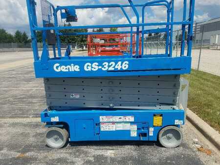 Scissor lift 2007  Genie gs-3246 (1)