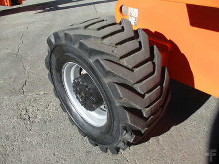 Telescopic boom lift 2012  JLG 800aj (9)