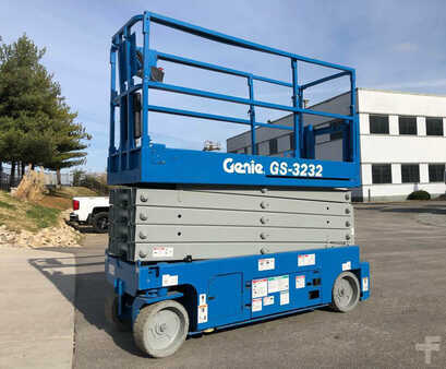 Scissor lift 2015  Genie gs3232 (7)