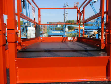 Scissor lift 2012  Skyjack sj6832rt (9)