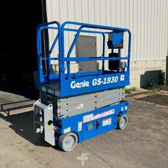 Articulating boom lift 2013 Genie GS1930 (1)