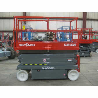 Scissor lift 2004  Skyjack sj3226 (1)