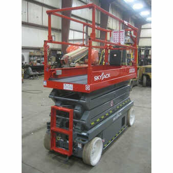 Scissor lift 2004  Skyjack sj3226 (4)